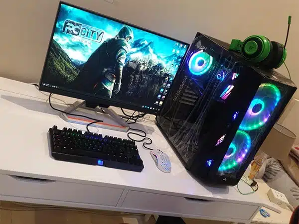 مدينة الحاسب الآلي PC CITY أفضل متجر بي سي سيتي قيمنق مدينة الحاسب الآلي تجميعات احترافية pc شاشات معالجات كروت شاشة كيسات كراسي طاولات العاب