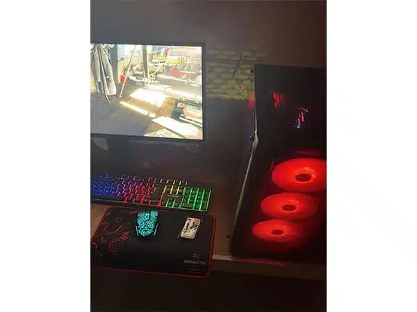 مدينة الحاسب الآلي PC CITY أفضل متجر بي سي سيتي قيمنق مدينة الحاسب الآلي تجميعات احترافية pc شاشات معالجات كروت شاشة كيسات كراسي طاولات العاب